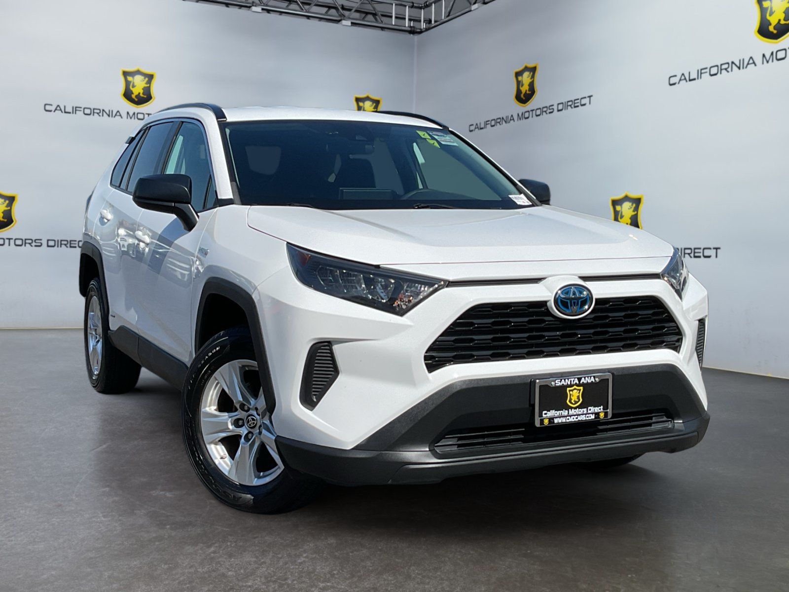 Used 2021 Toyota RAV4 LE AWD/4WD image 3