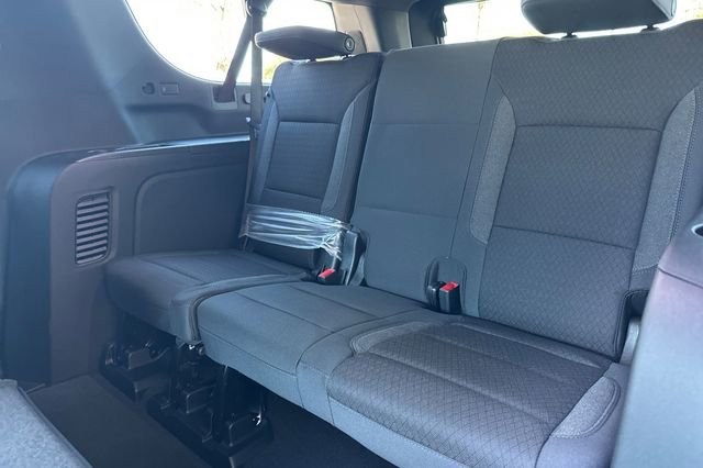 New 2026 Chevrolet Suburban LS image 20