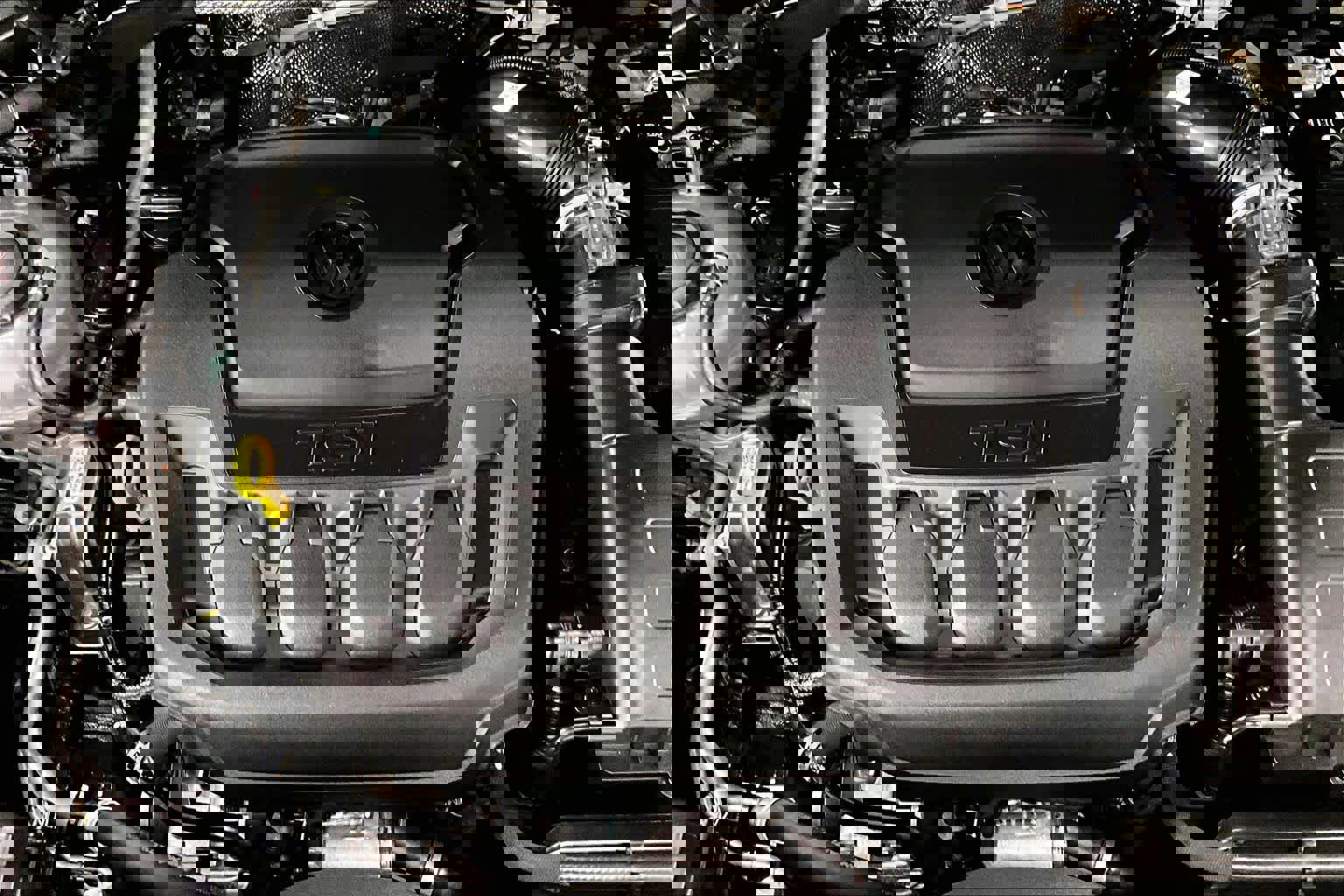 Used 2024 Volkswagen Tiguan SE R-Line image 34