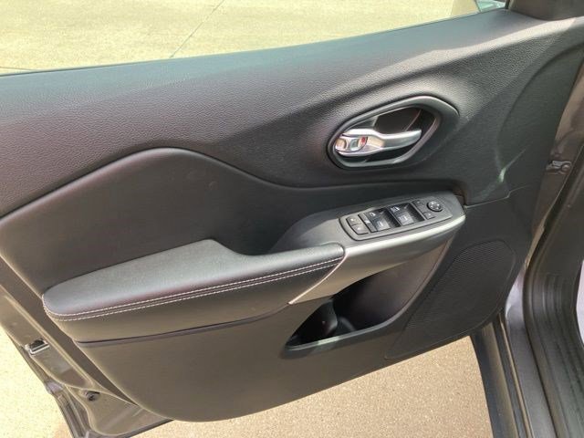 Certified 2021 Jeep Cherokee Latitude Lux 80th Anniv w/ Quick Order Package 26U 80TH image 10