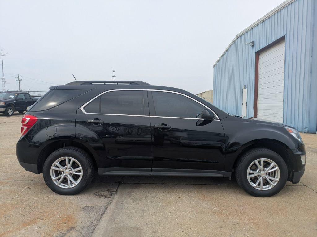 Used 2017 Chevrolet Equinox LT FWD image 4
