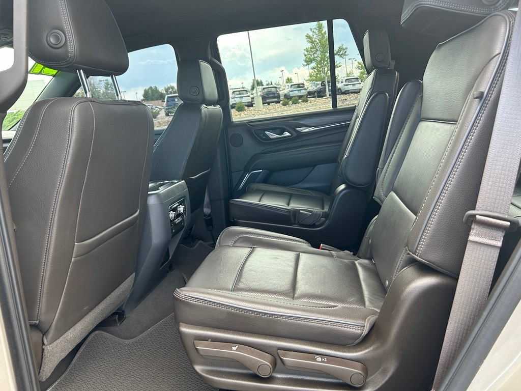 Used 2021 GMC Yukon Denali w/ Advanced Technology Package AWD/4WD image 24