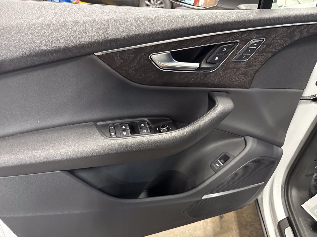 Used 2021 Audi Q7 2.0T Premium Plus AWD/4WD image 17