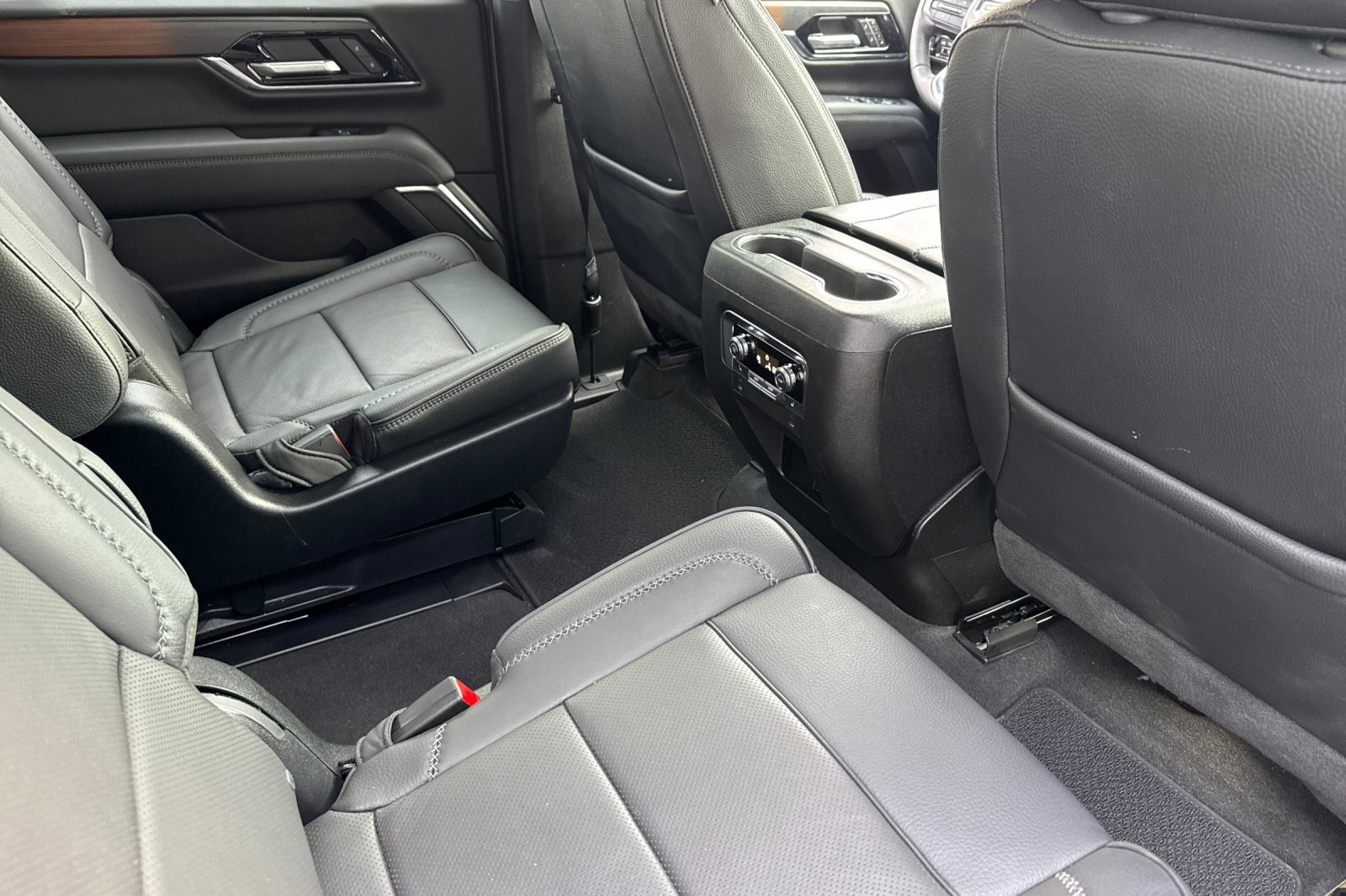 Used 2025 GMC Yukon Denali image 18