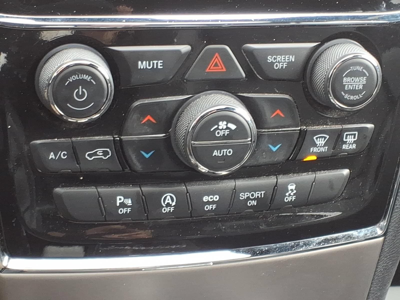 Used 2022 Jeep Grand Cherokee Limited AWD/4WD image 23