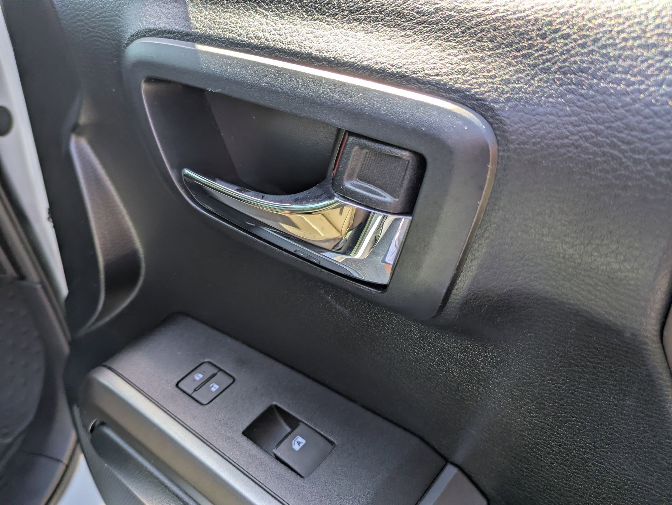 Used 2016 Toyota Tacoma Limited w/ Towing Package image 37