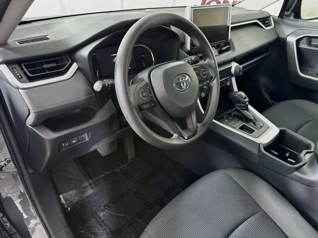Certified 2023 Toyota RAV4 LE AWD/4WD image 17