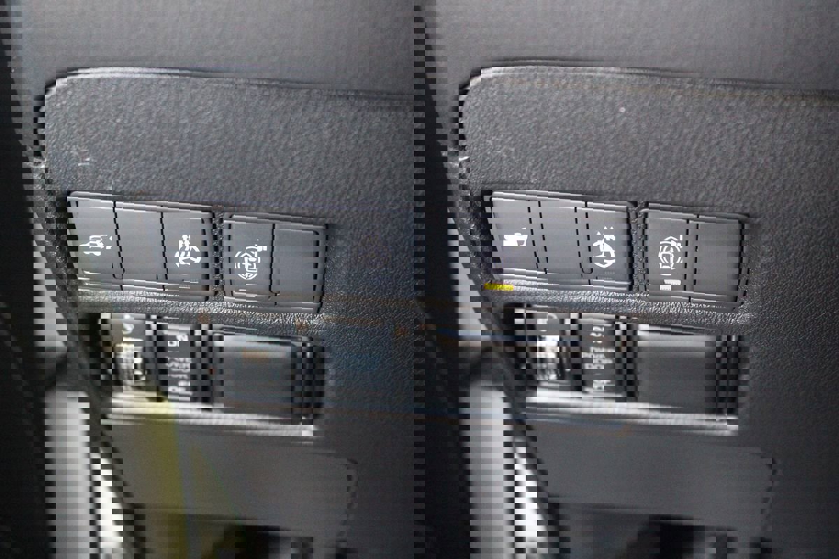 Used 2018 Nissan Armada Platinum w/ Cargo Package image 30