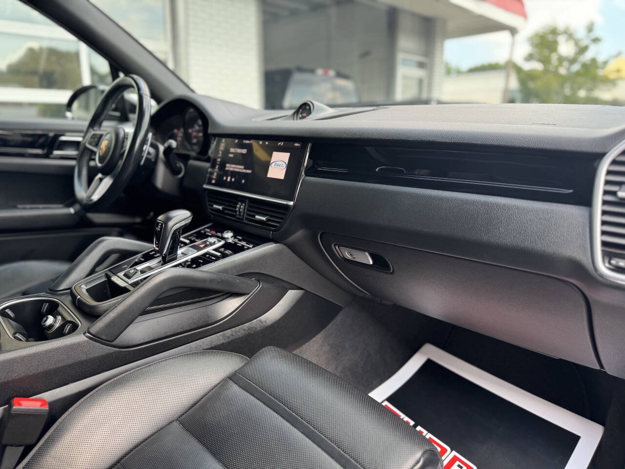 Used 2020 Porsche Cayenne AWD/4WD image 36