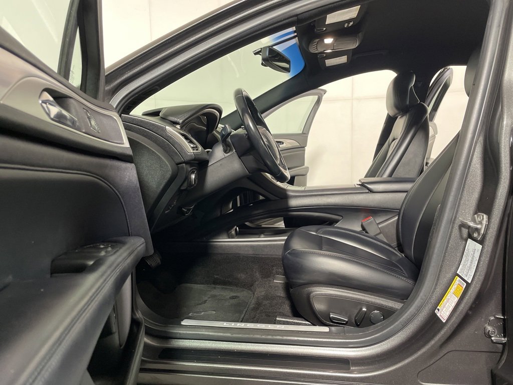 Used 2017 Lincoln MKZ Premiere image 9