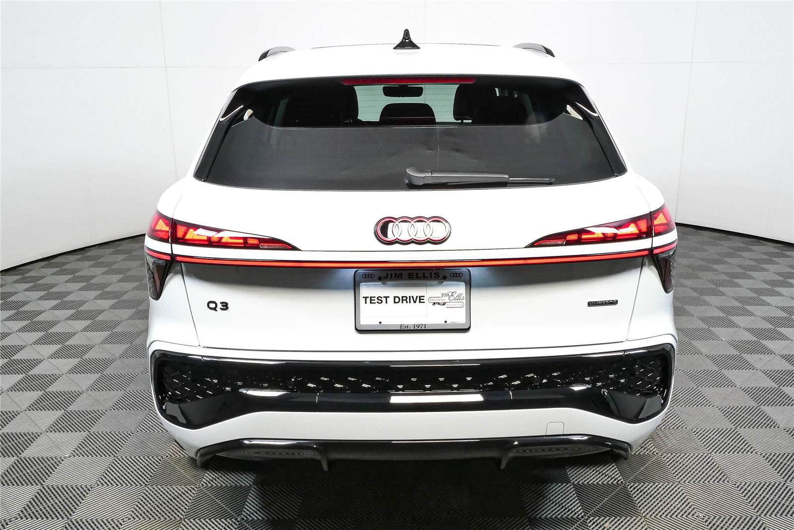 New 2026 Audi Q3 quattro 2.0T AWD/4WD image 31