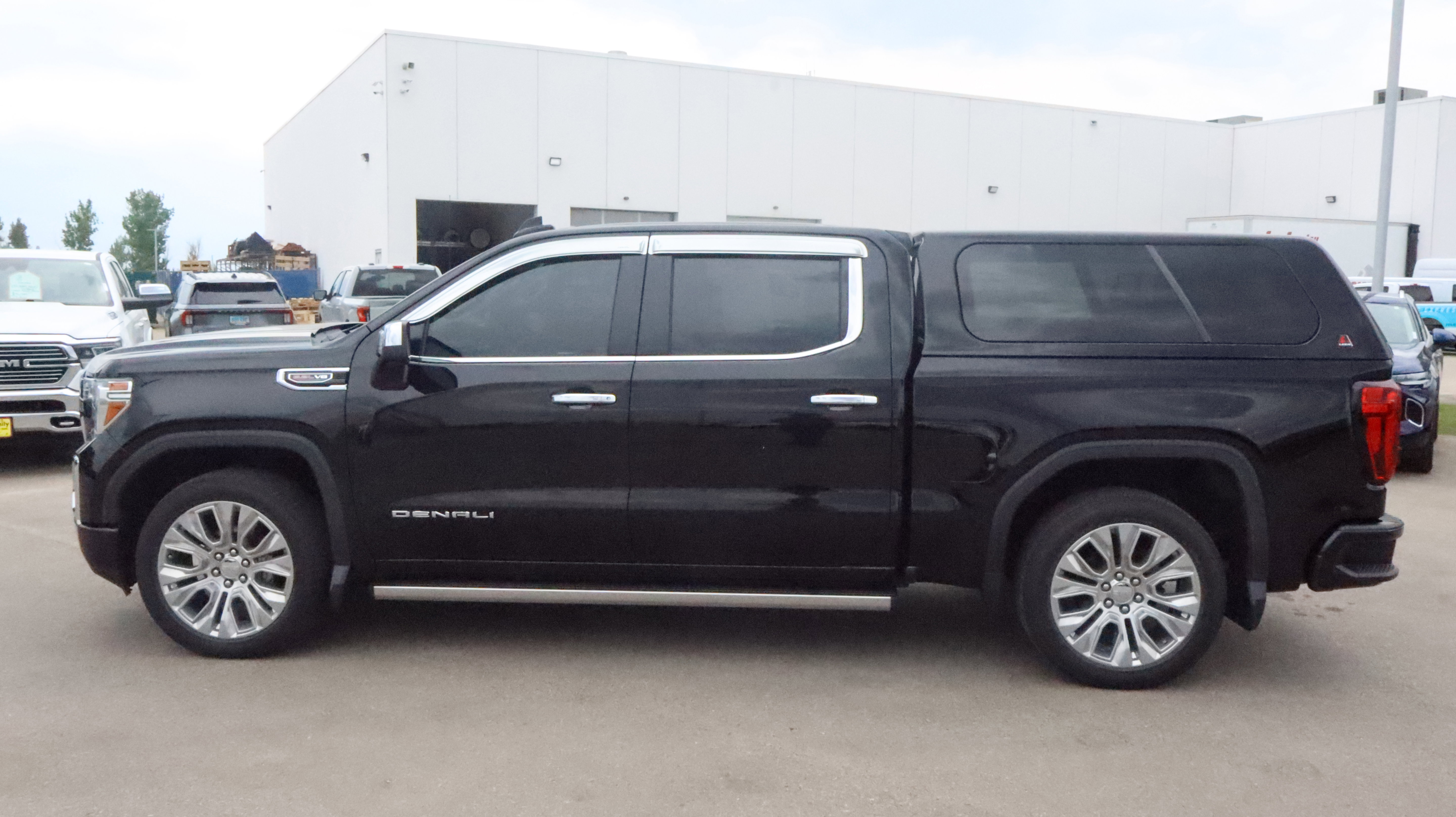 Certified 2020 GMC Sierra 1500 Denali w/ Denali Ultimate Package AWD/4WD image 4