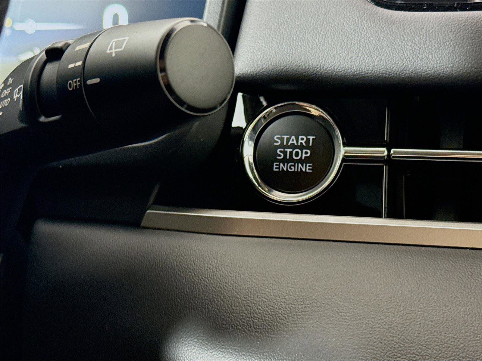 New 2026 Mitsubishi Outlander SE image 12