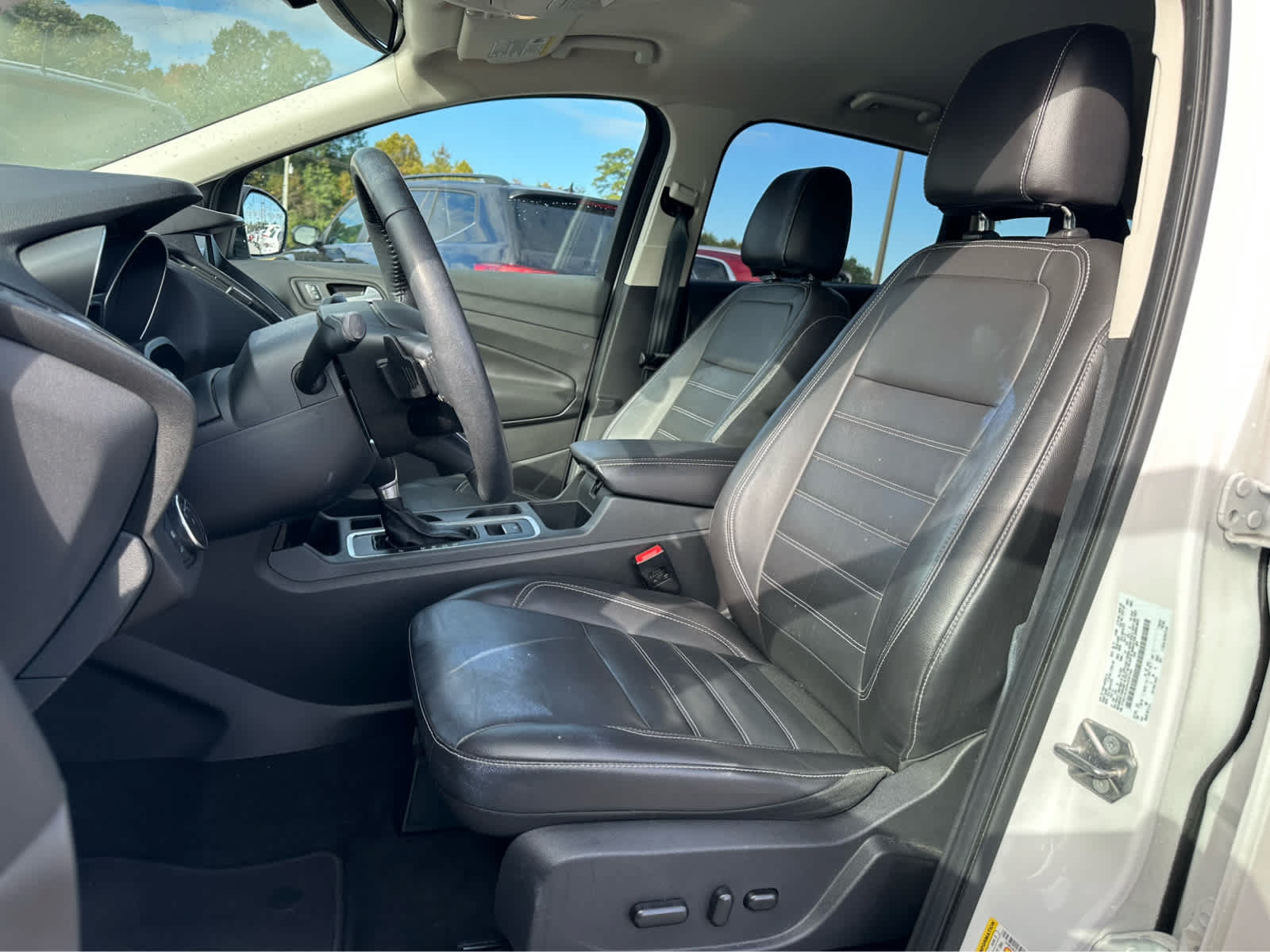 Used 2017 Ford Escape Titanium AWD/4WD image 11