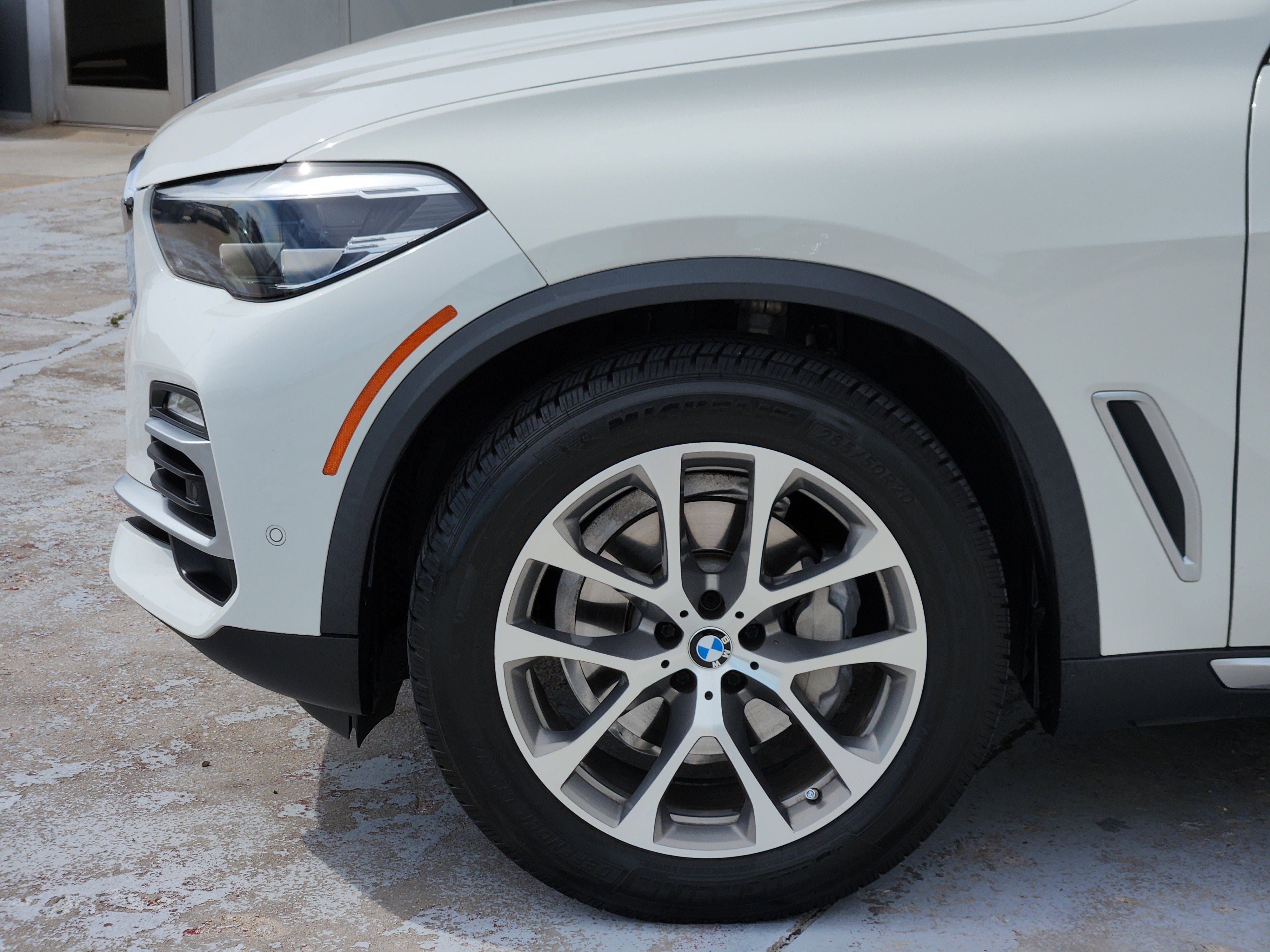 Used 2021 BMW X5 xDrive40i w/ Convenience Package AWD/4WD image 9