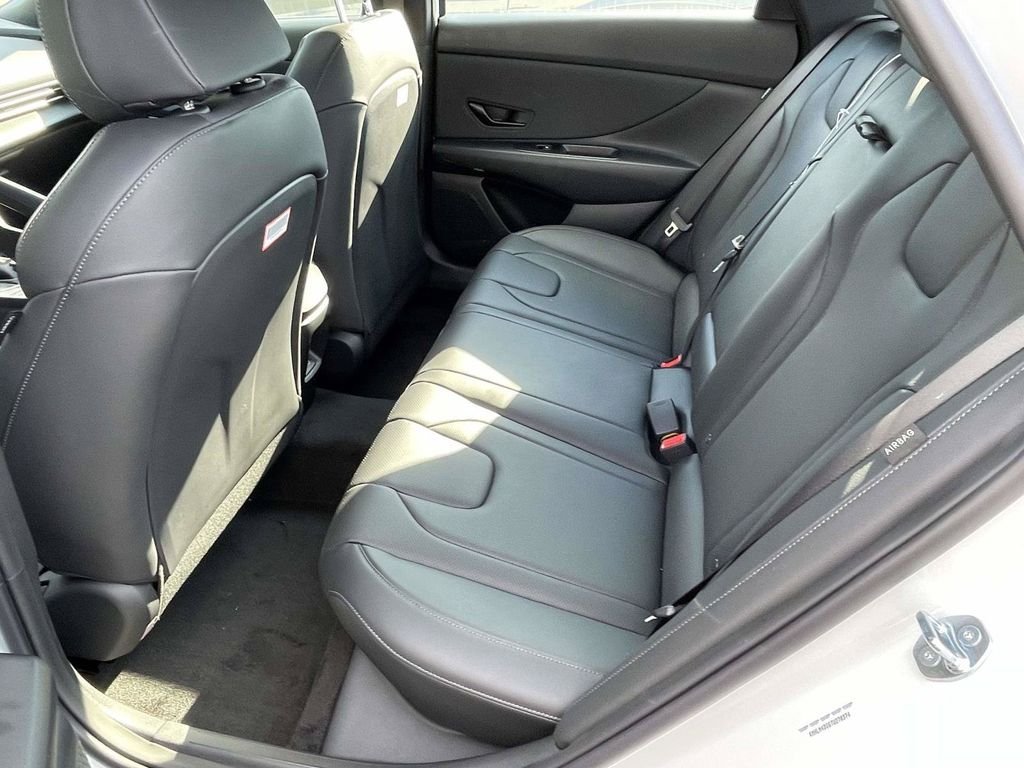 New 2026 Hyundai Elantra SEL Sport FWD image 11