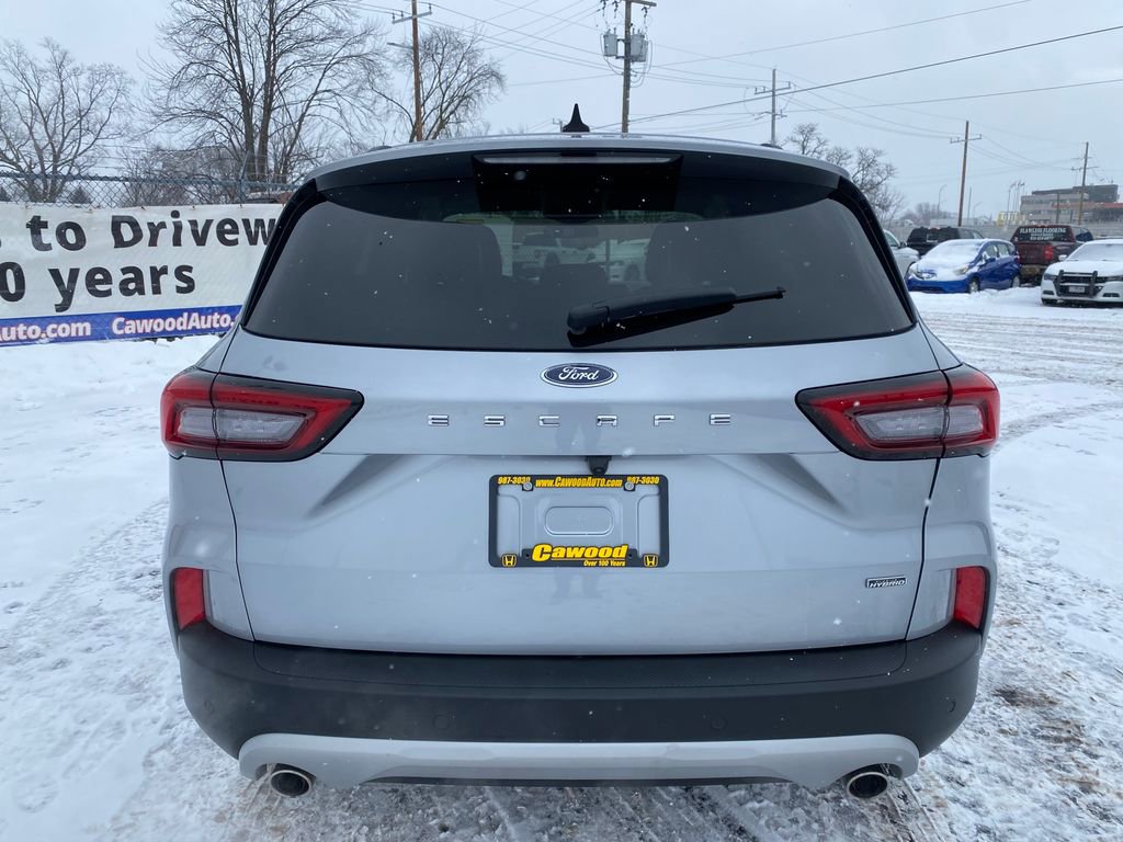Used 2024 Ford Escape SE image 3
