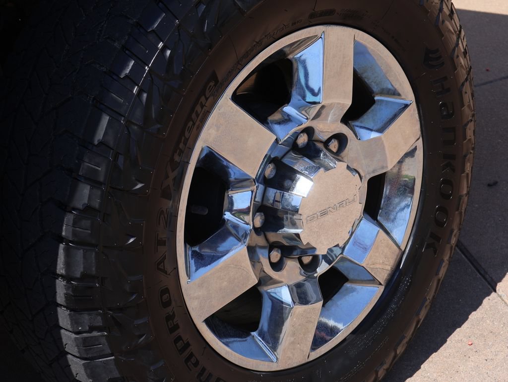 Used 2015 GMC Sierra 2500 Denali w/ Duramax Plus Package AWD/4WD image 43