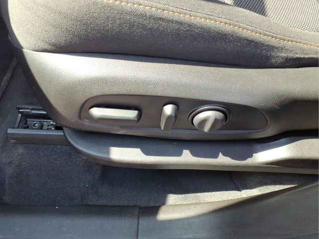 Used 2021 Chevrolet Traverse LT image 14