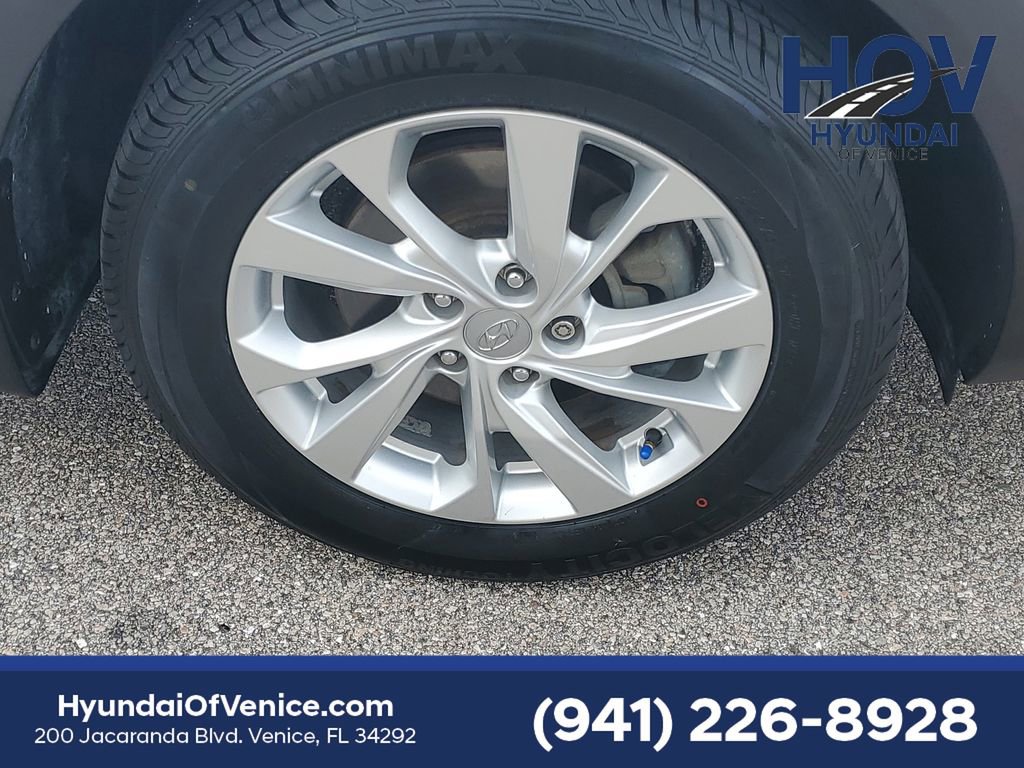 Certified 2021 Hyundai Tucson Value w/ Cargo Package FWD image 11