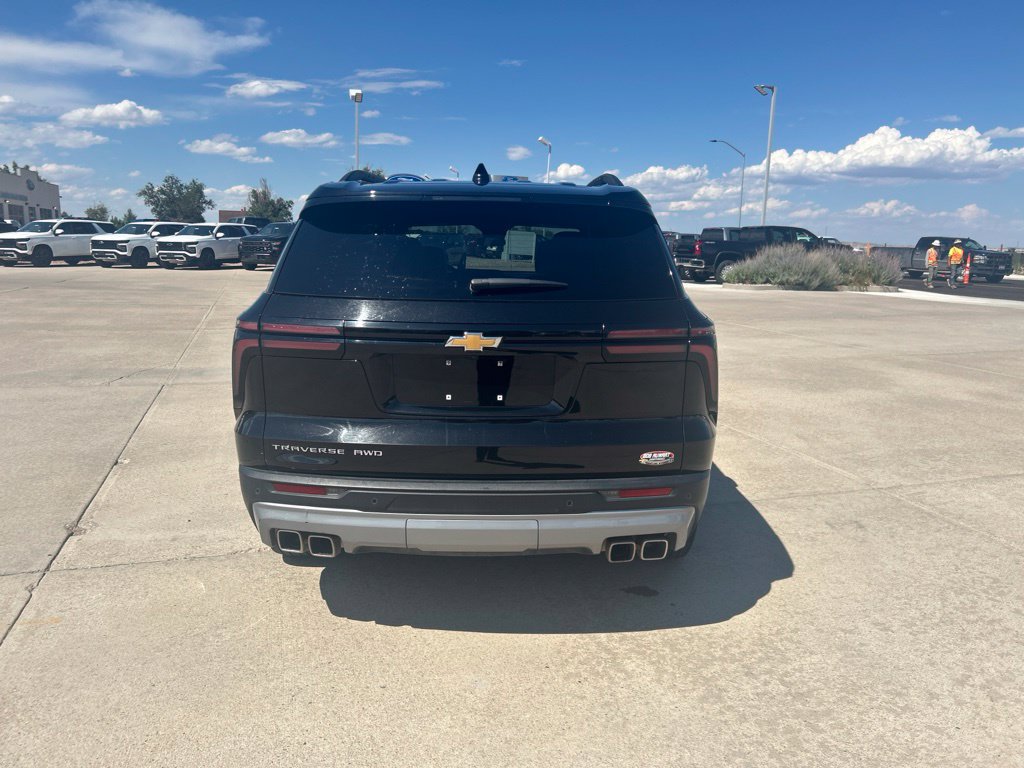 Used 2026 Chevrolet Traverse LT AWD/4WD image 4