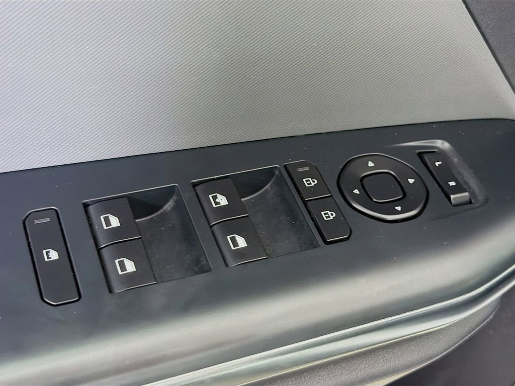 Used 2025 Kia K4 FWD image 21