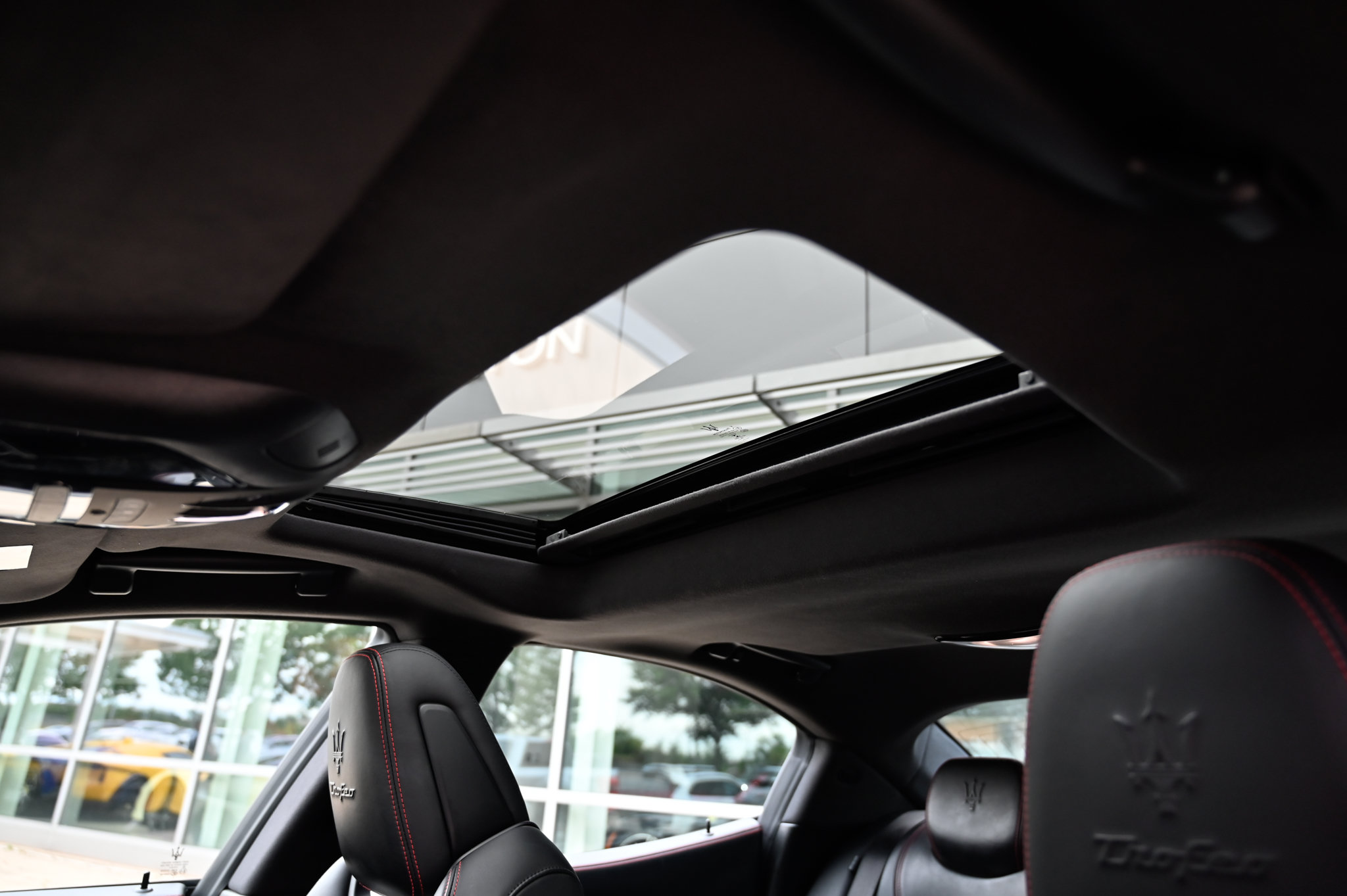 Used 2021 Maserati Ghibli Trofeo RWD image 33