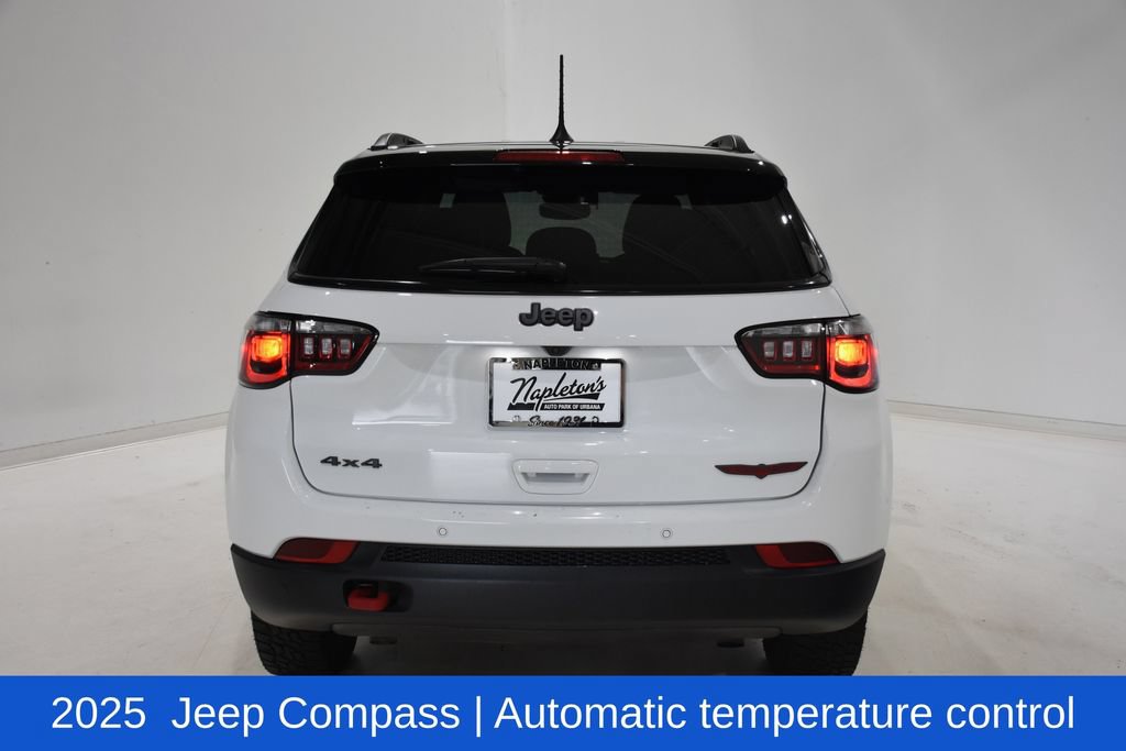Used 2025 Jeep Compass Trailhawk AWD/4WD image 5
