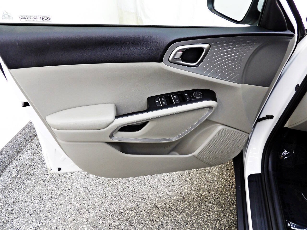 Used 2020 Kia Soul LX FWD image 7