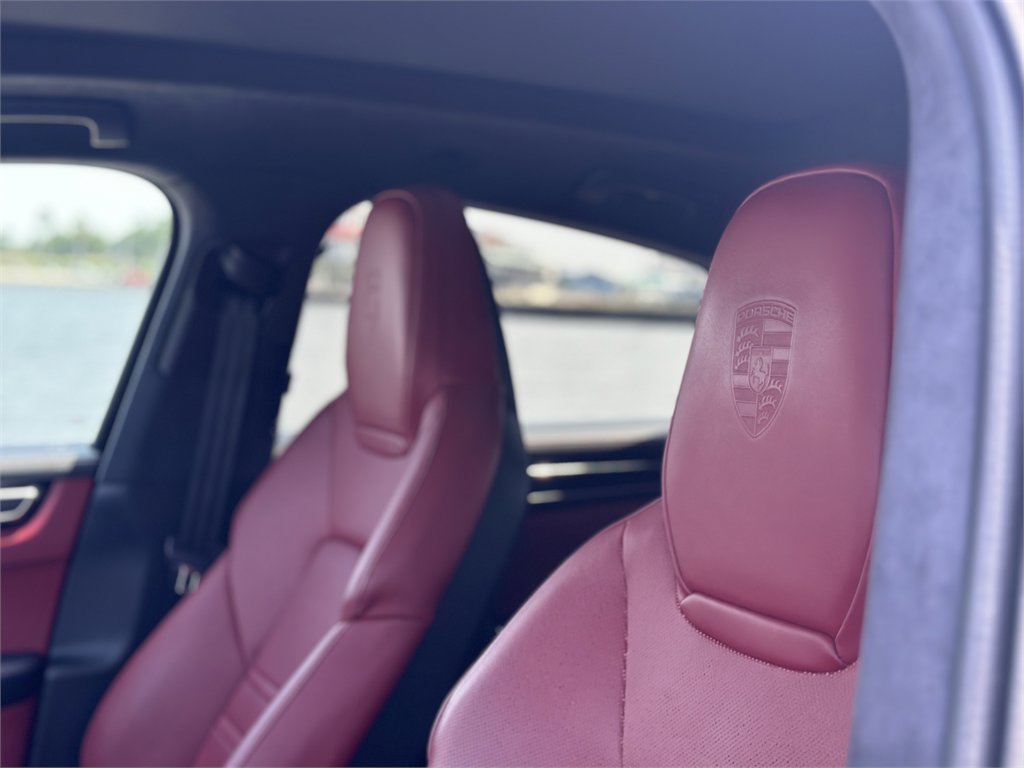 Used 2022 Porsche Cayenne GTS image 17