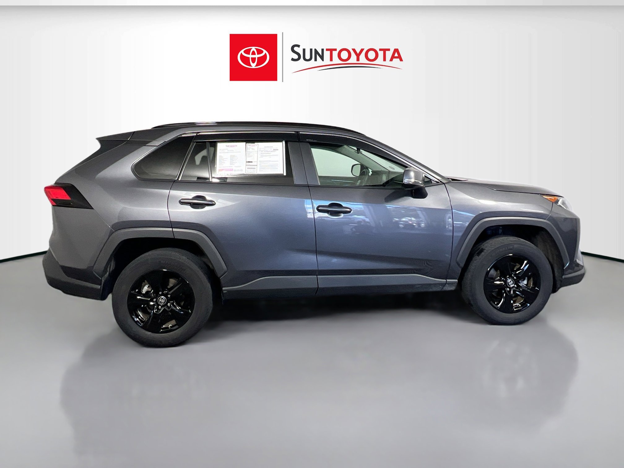 Used 2021 Toyota RAV4 XLE image 2