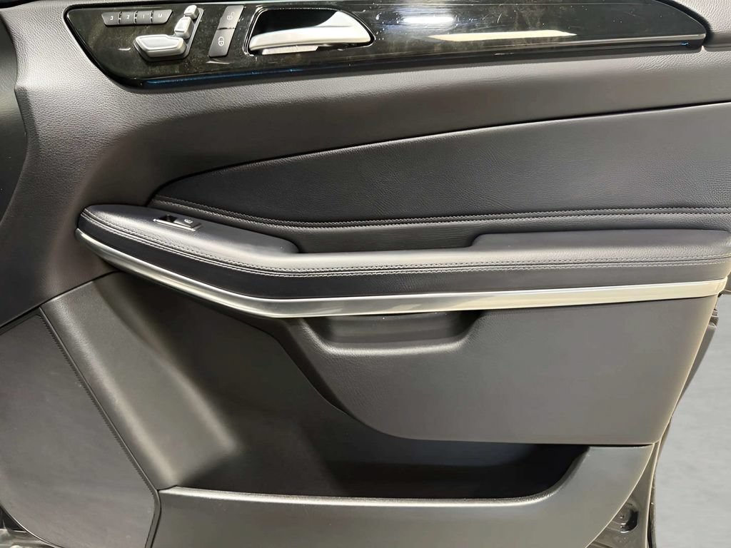 Used 2018 Mercedes-Benz GLS 550 4MATIC image 12