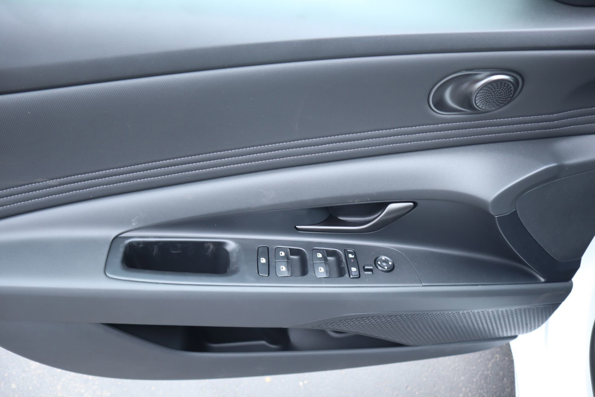 New 2026 Hyundai Elantra SEL Sport FWD image 14