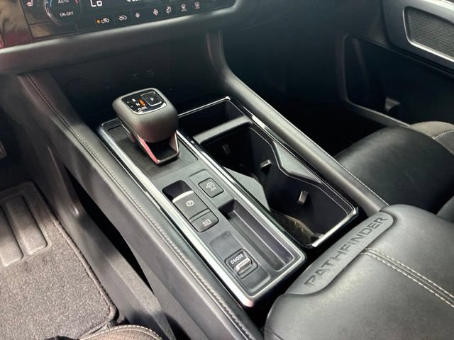 Used 2024 Nissan Pathfinder SL FWD image 25
