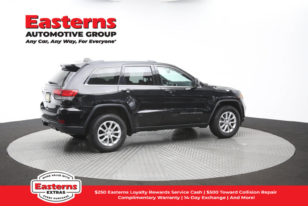 Used 2021 Jeep Grand Cherokee Laredo AWD/4WD image 46