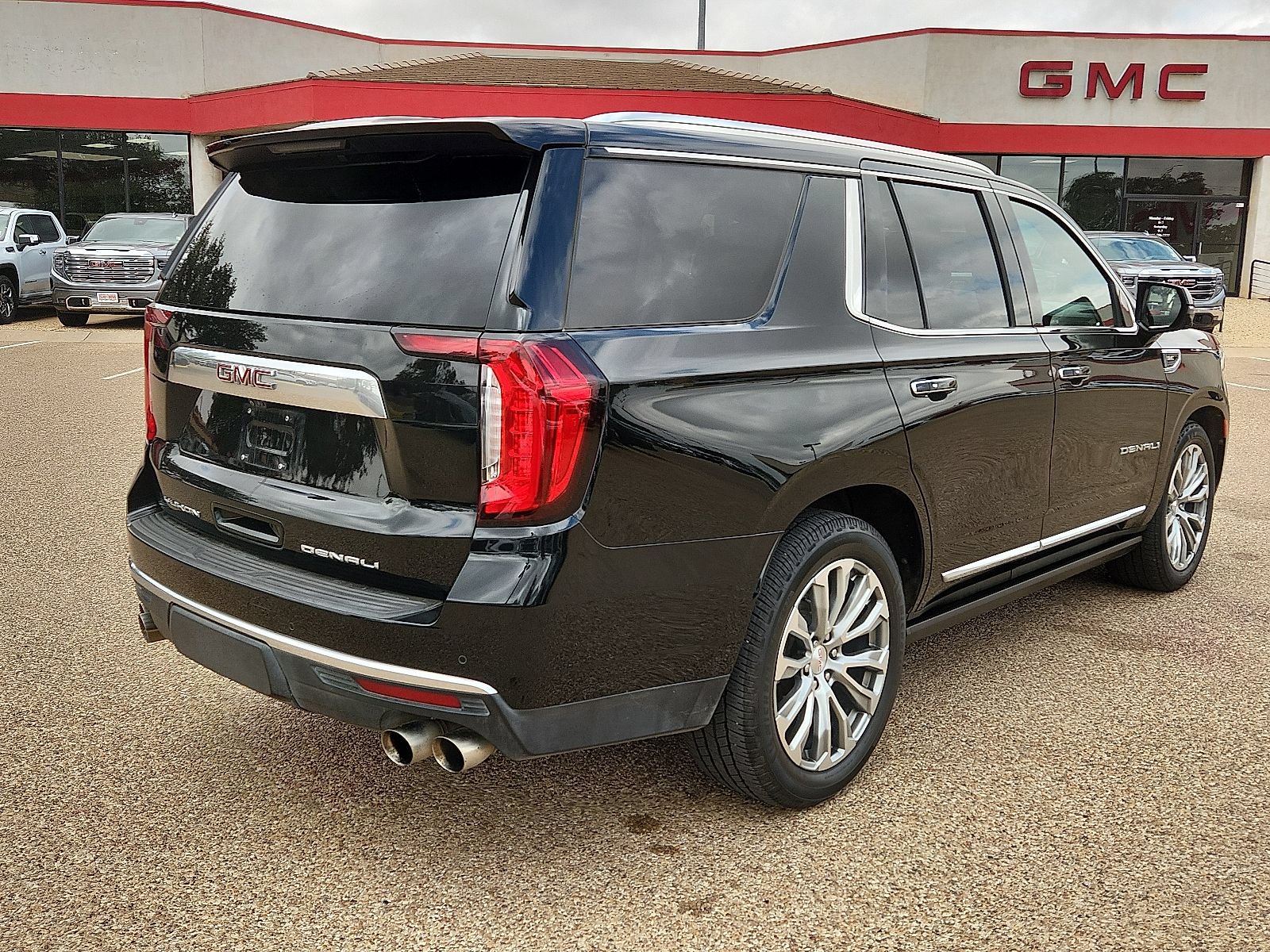 Used 2021 GMC Yukon Denali AWD/4WD image 4