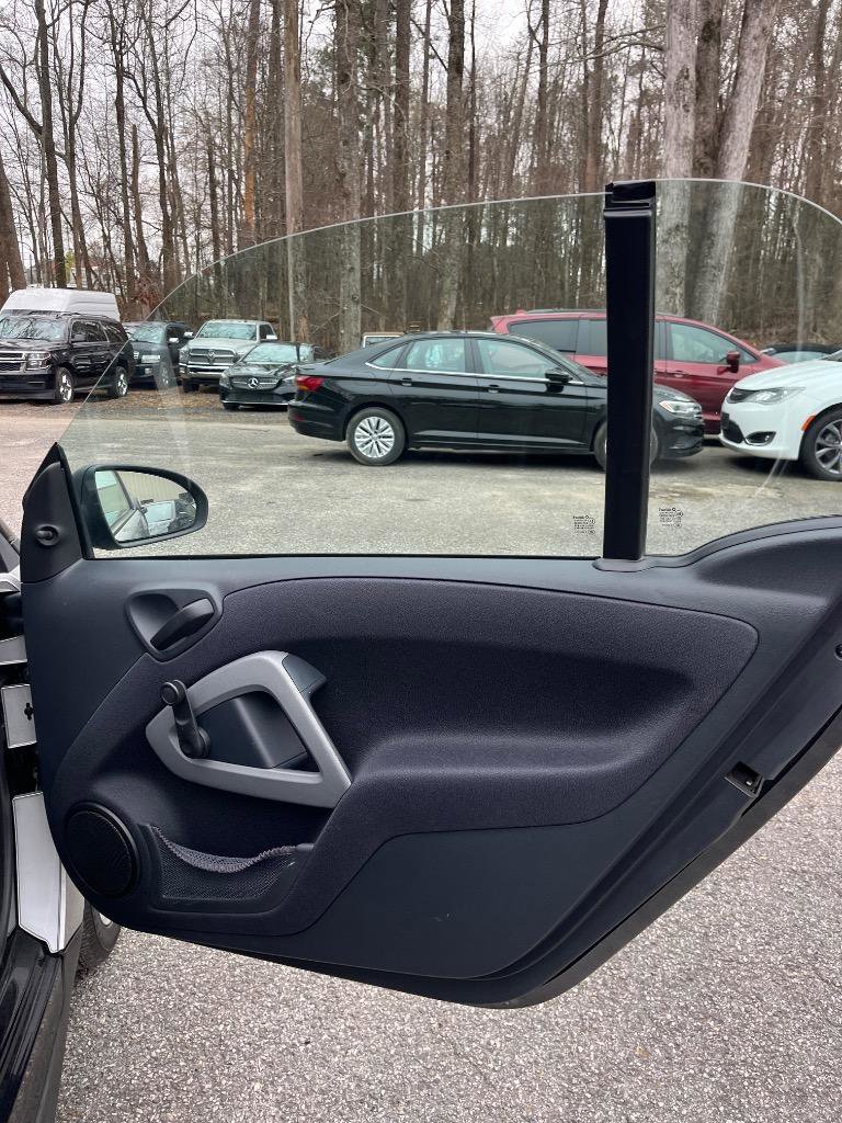 Used 2013 smart fortwo passion image 16