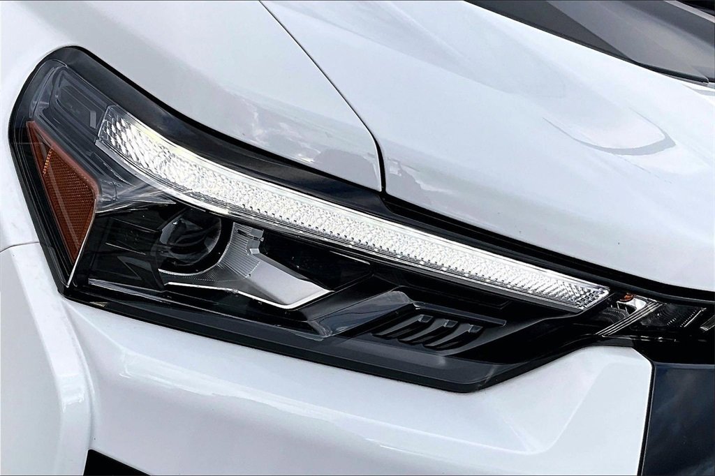 Used 2024 Chevrolet Colorado ZR2 w/ ZR2 Convenience Package III image 30