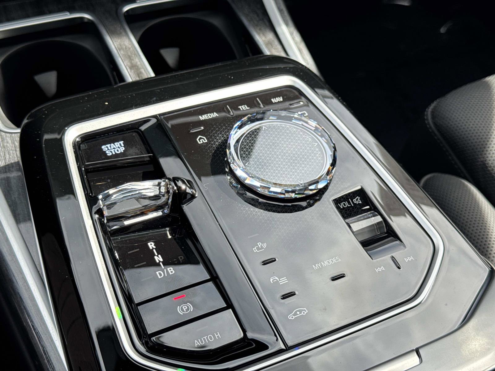 Used 2025 BMW i7 eDrive50 w/ M Sport Package image 24