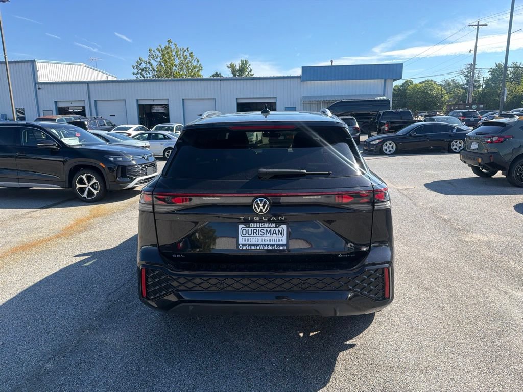 Used 2025 Volkswagen Tiguan SEL R-Line AWD/4WD image 6