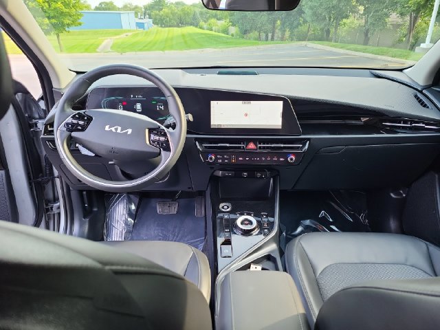 Certified 2023 Kia Niro EX FWD image 19