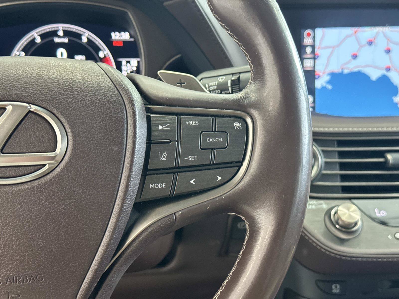 Used 2020 Lexus LS 500 w/ Accessory Package (Z1) RWD image 23