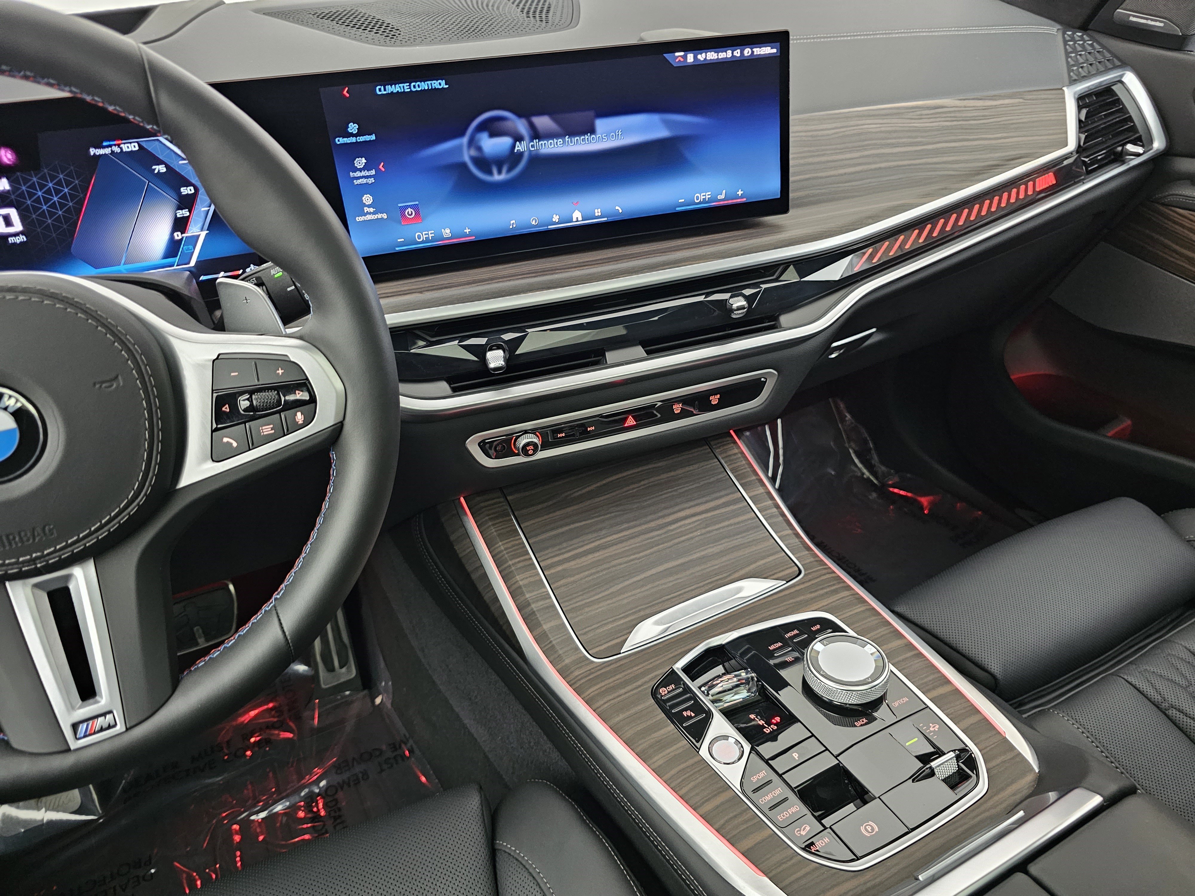 Used 2025 BMW X7 M60i image 37