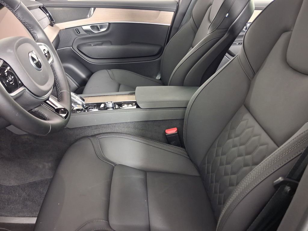 Used 2025 Volvo XC90 B6 Plus w/ Protection Package Premier AWD/4WD image 21