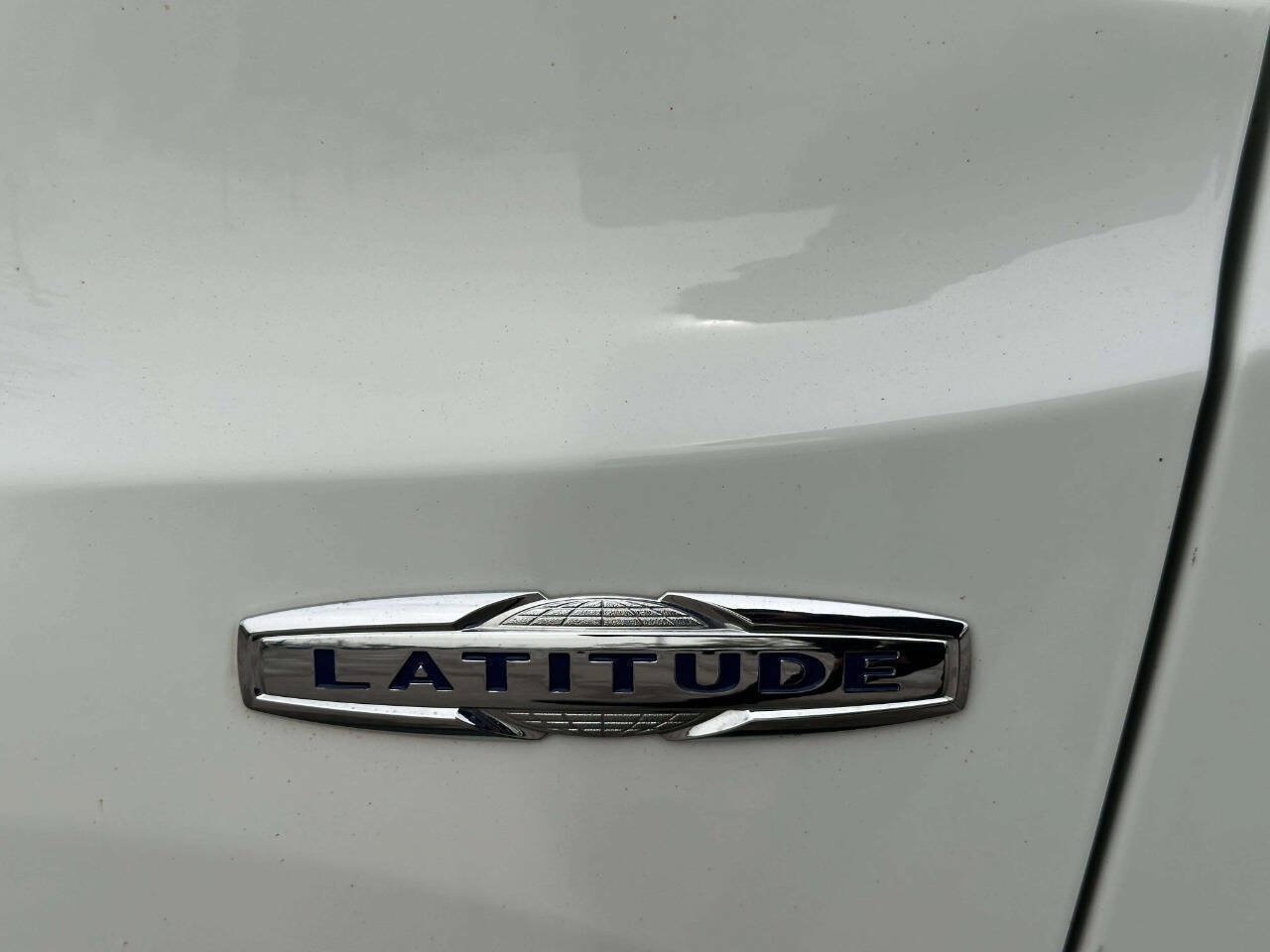Used 2020 Jeep Renegade Latitude AWD/4WD image 38