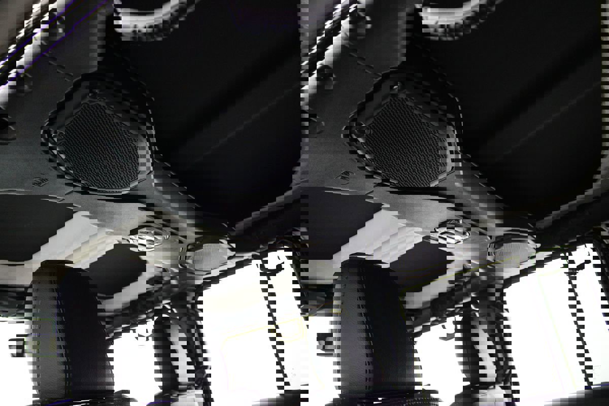 Used 2023 Jeep Wrangler Sahara AWD/4WD image 9