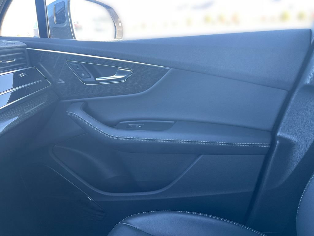 Used 2025 Audi Q7 3.0T Premium Plus image 31