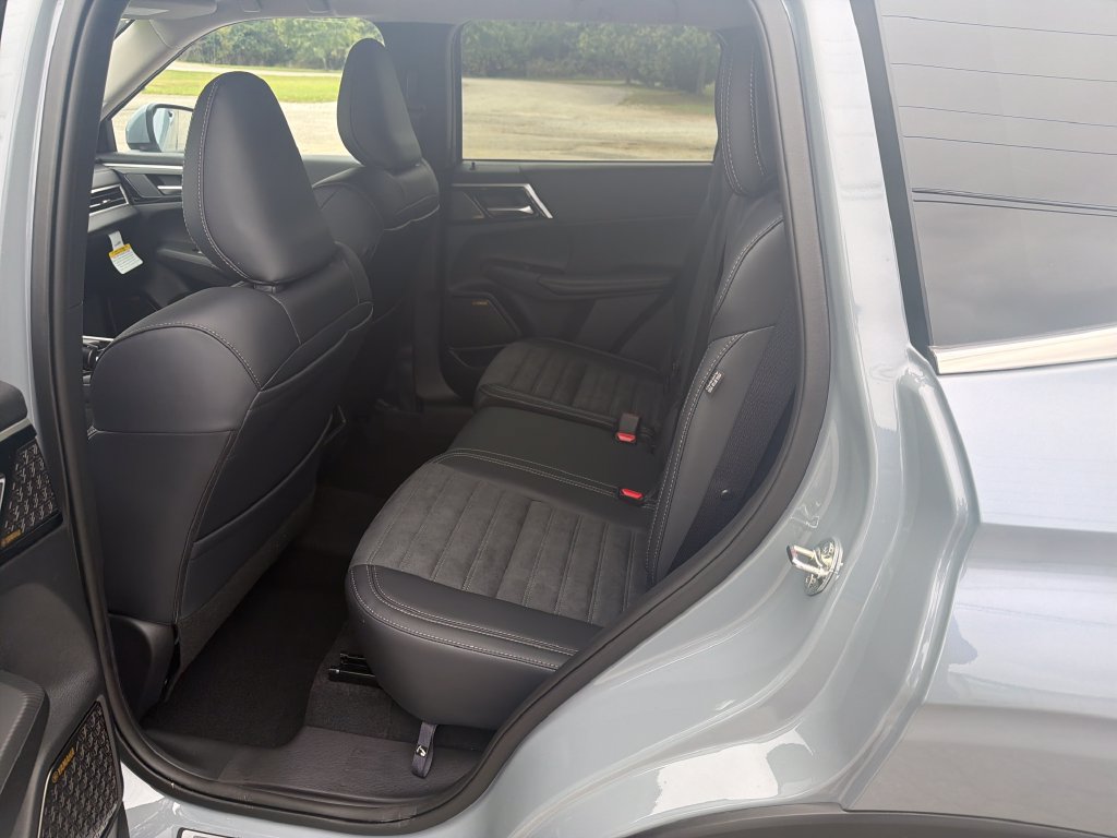 New 2026 Mitsubishi Outlander SE AWD/4WD image 14