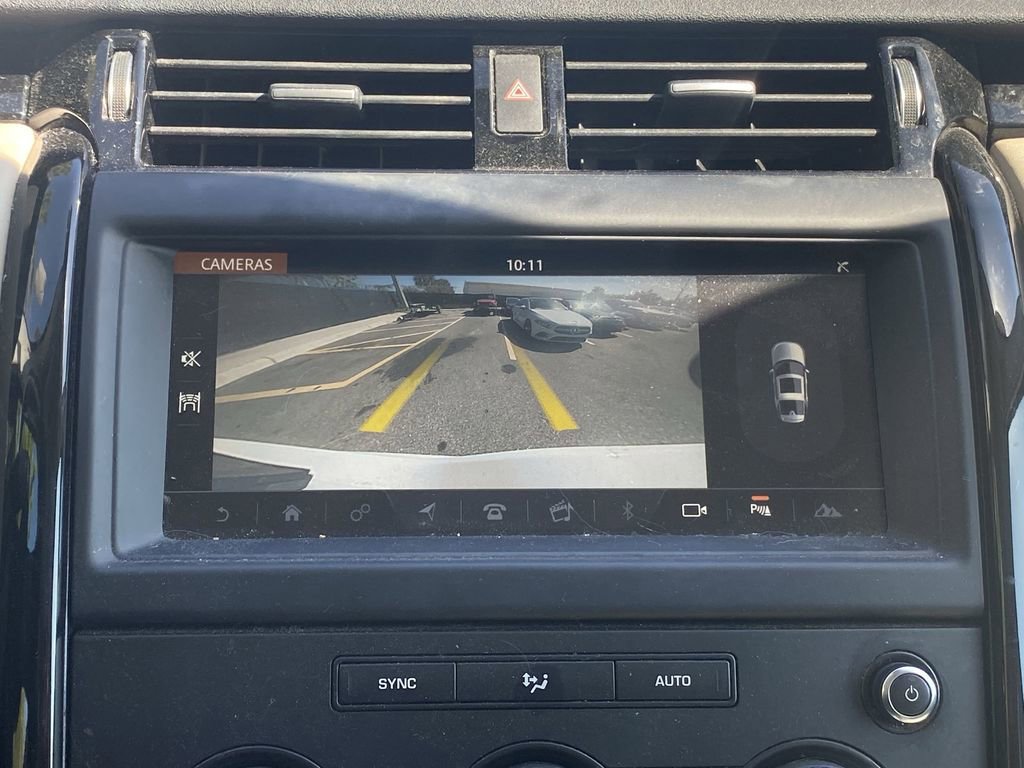 Used 2018 Land Rover Discovery SE AWD/4WD image 6