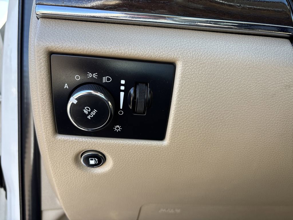 Used 2017 Jeep Grand Cherokee Limited image 12